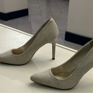Jenifer Lopez Elegant Beige High Heels -high quality-great shape-7 1/2 size